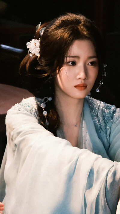 入青云 明意 卢昱晓