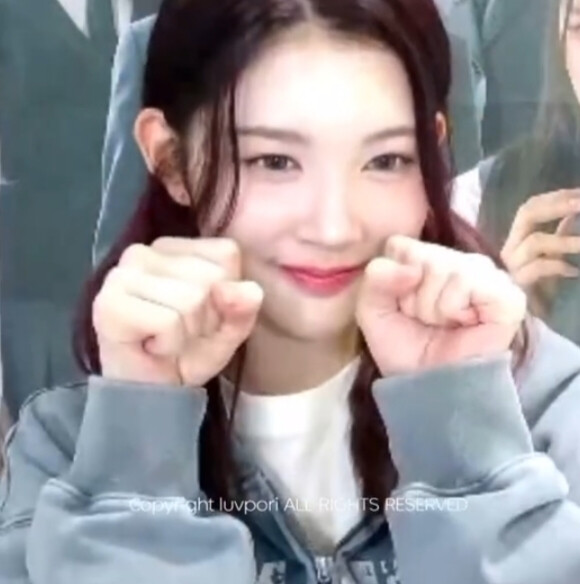 像暗杀似的绕道背后突然拥抱你