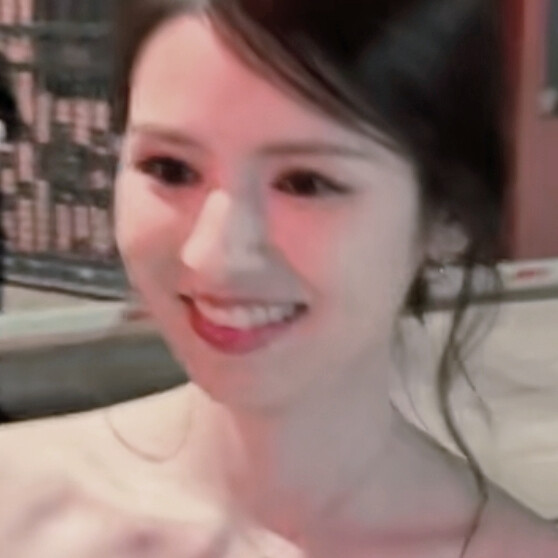 这个女孩好美萌