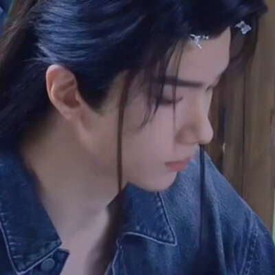 那你闻闻我身上香不香