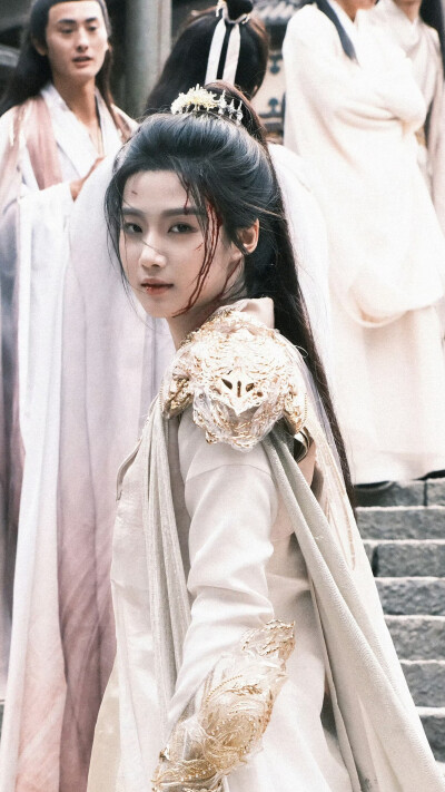 入青云 明意 卢昱晓