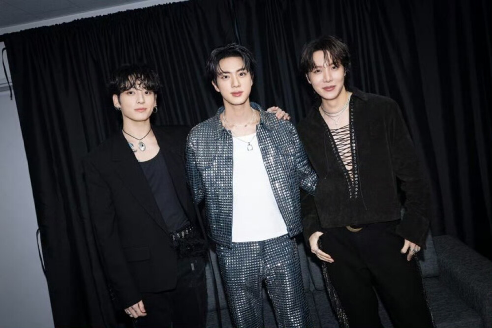 251031
官推更新柾国相关