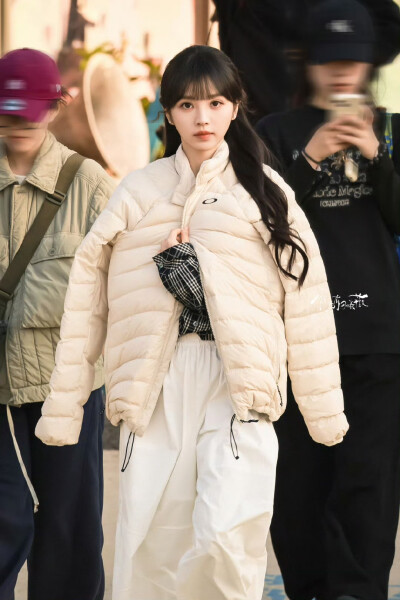 cr.年年都有田曦薇