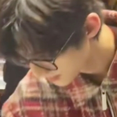 赖伟明这个眼镜男，，