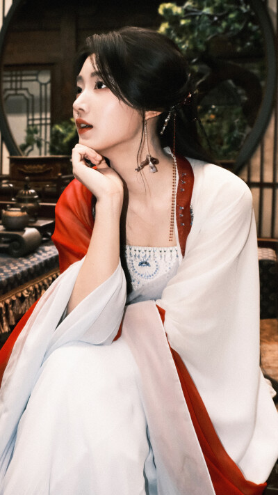 入青云 明意 卢昱晓