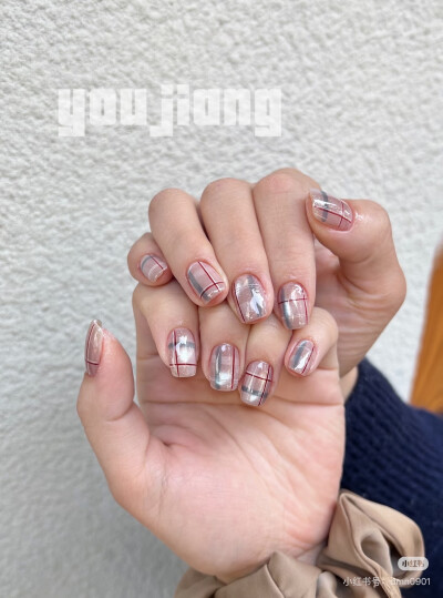 nails