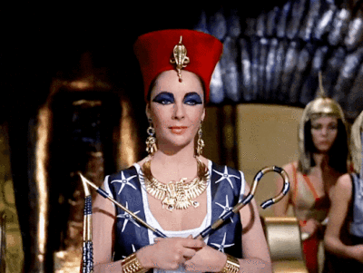 1963年电影《埃及艳后》里的伊丽莎白·泰勒 ​​​