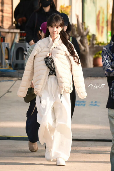 cr.年年都有田曦薇