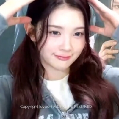 像暗杀似的绕道背后突然拥抱你