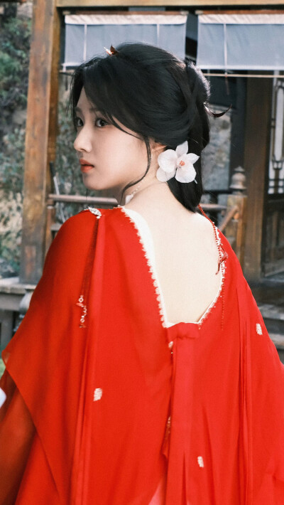 入青云 明意 卢昱晓