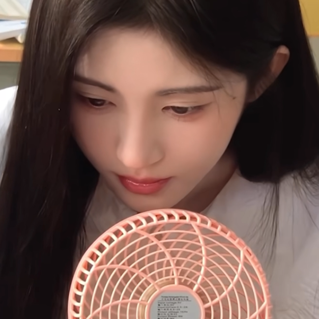 18岁热烈的心永远留在学生时代潮湿的雨季