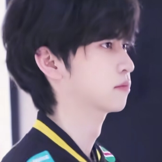 虽然有点不礼貌但是还是想问一下 为什么加好友到现在都没见过你谈恋爱你不会在等我吧