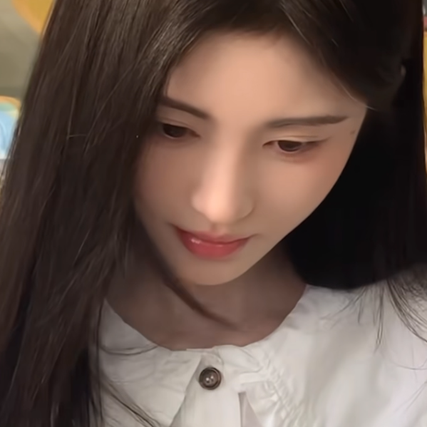 18岁热烈的心永远留在学生时代潮湿的雨季