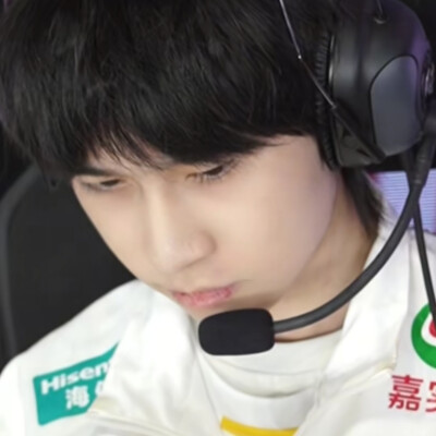 虽然有点不礼貌但是还是想问一下 为什么加好友到现在都没见过你谈恋爱你不会在等我吧