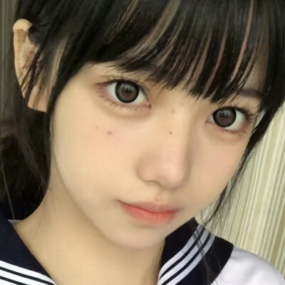 那个总是很清纯的女高中生