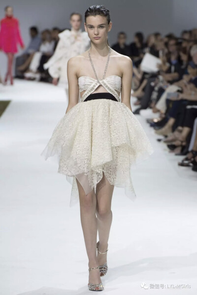 Giambattista Valli FALL 2016 COUTURE