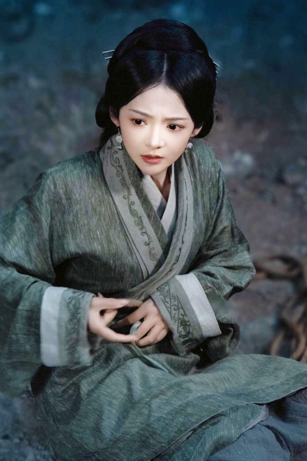 一抹丹砂映清辉