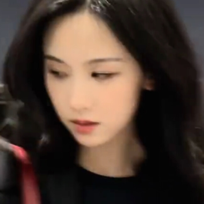 姐姐也可以是冷脸萌