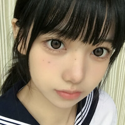 那个总是很清纯的女高中生