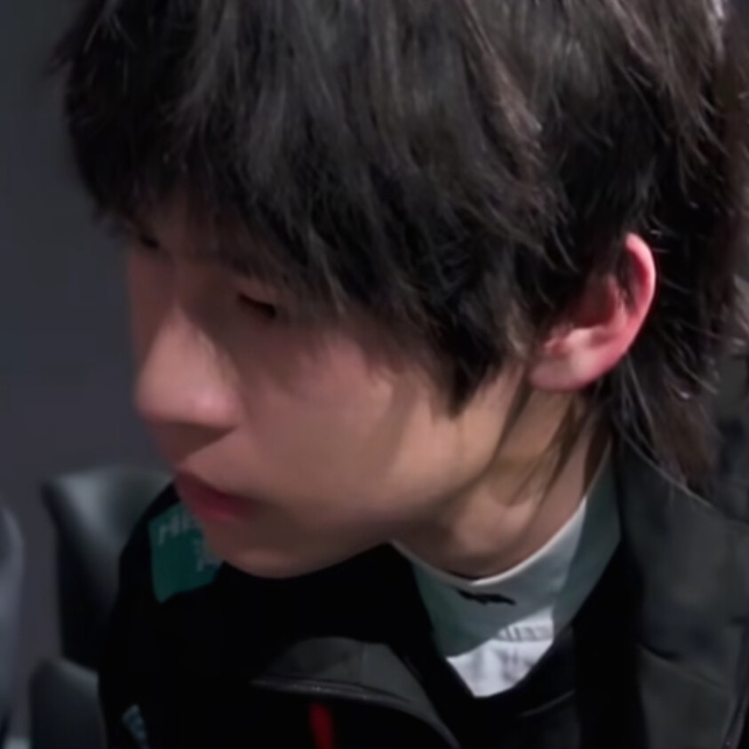 虽然有点不礼貌但是还是想问一下 为什么加好友到现在都没见过你谈恋爱你不会在等我吧