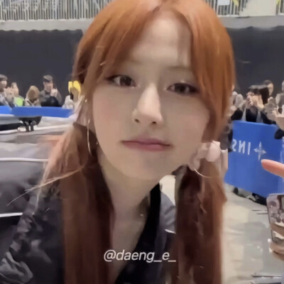 我看着你的脸 轻刷着和弦