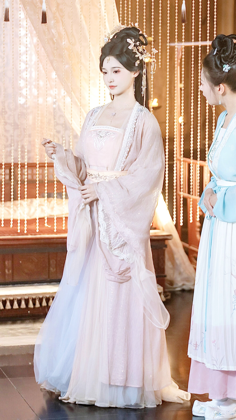 勾帝心，夺凤位