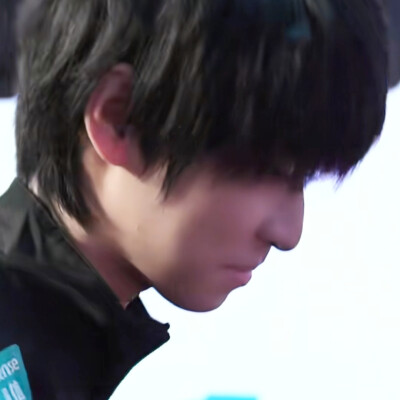 虽然有点不礼貌但是还是想问一下 为什么加好友到现在都没见过你谈恋爱你不会在等我吧