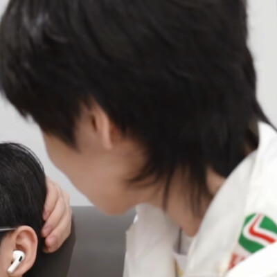 虽然有点不礼貌但是还是想问一下 为什么加好友到现在都没见过你谈恋爱你不会在等我吧