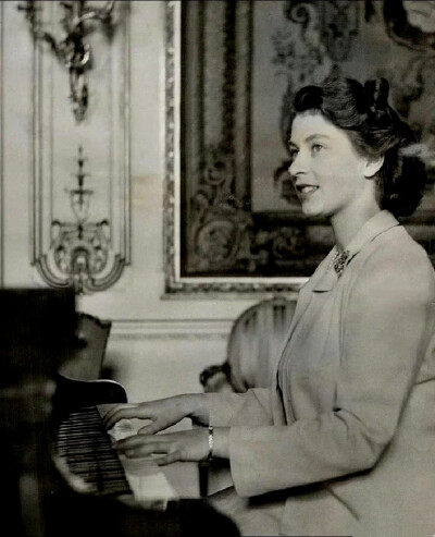 Princess Elizabeth in the 1940s ​​​