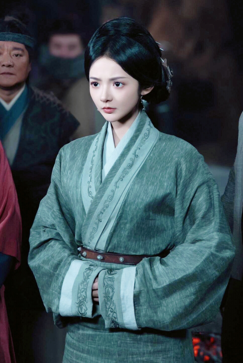 一抹丹砂映清辉