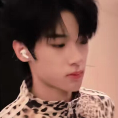 光绕过你天使般的脸