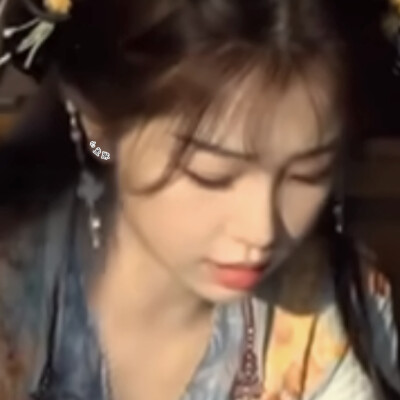 无名的茉莉信筏上有江南垂落的泪滴