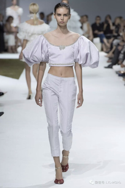 Giambattista Valli FALL 2016 COUTURE