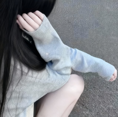 这次断联，我们都别回头了，不管因为什么，遗憾也好，不舍也罢，有误会也不需要解释，无论对的还是错的皆是我的错，这一次错过就错过，都做一次狠心的人吧……