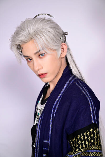 穿书后我意外攻略了苗疆少年 阿九