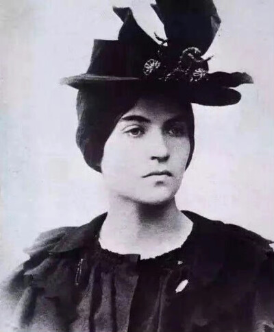 法国著名女画家苏珊娜·瓦拉东