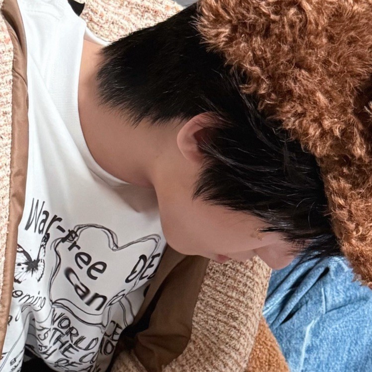 一觉睡醒看到这张脸心情愉悦