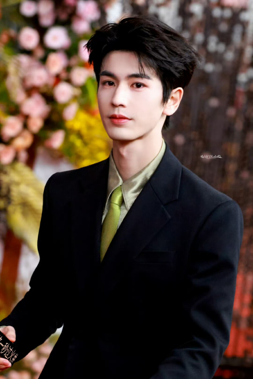 cr.WildBluebell·张凌赫