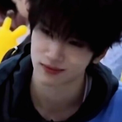 豆包，帮我生成一个只给我当狗的人