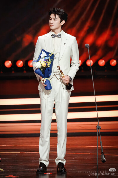 祝贺荣获“文荣奖”年度品质青年演员称号