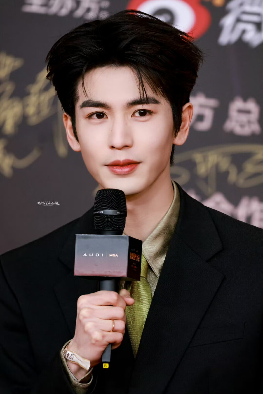 cr.WildBluebell·张凌赫