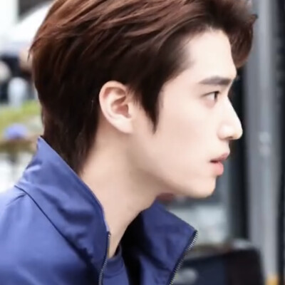 考不考虑演一下蓝领工科男