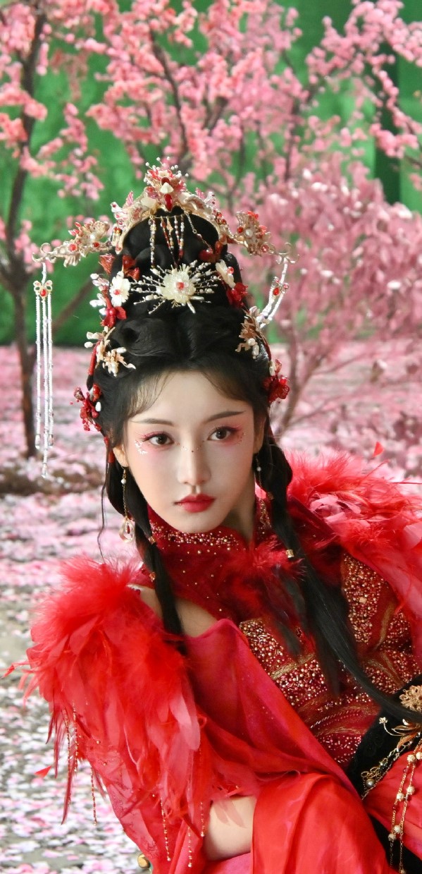 姜贞羽《水龙吟》红姑娘