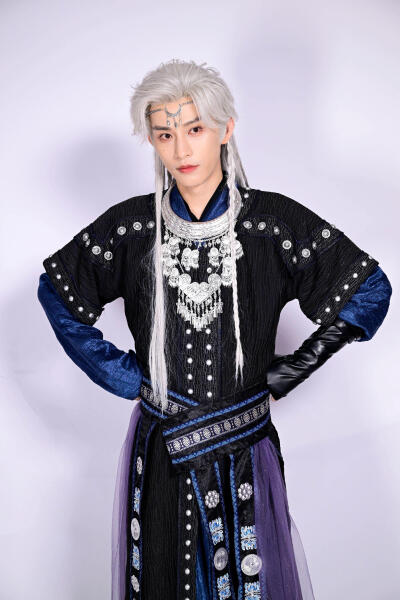 穿书后我意外攻略了苗疆少年 阿九