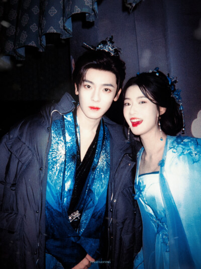 入青云 侯明昊 卢昱晓