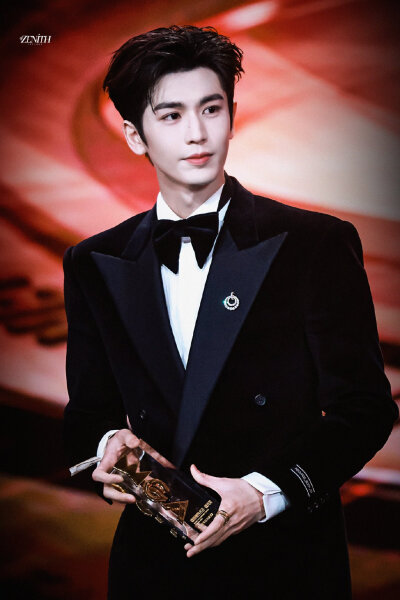 cr.ZENITH丨天穹·张凌赫