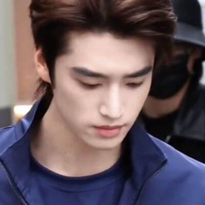 考不考虑演一下蓝领工科男