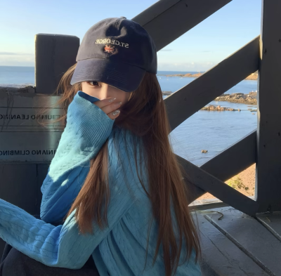 失望和生气是不一样的，生气只不过想被人哄哄，而失望是考虑这段感情存在的意义是表面波澜不惊，然后默默渐行渐远，你以为我在妥协，其实我在告别，没有情绪，就是再见的开始。