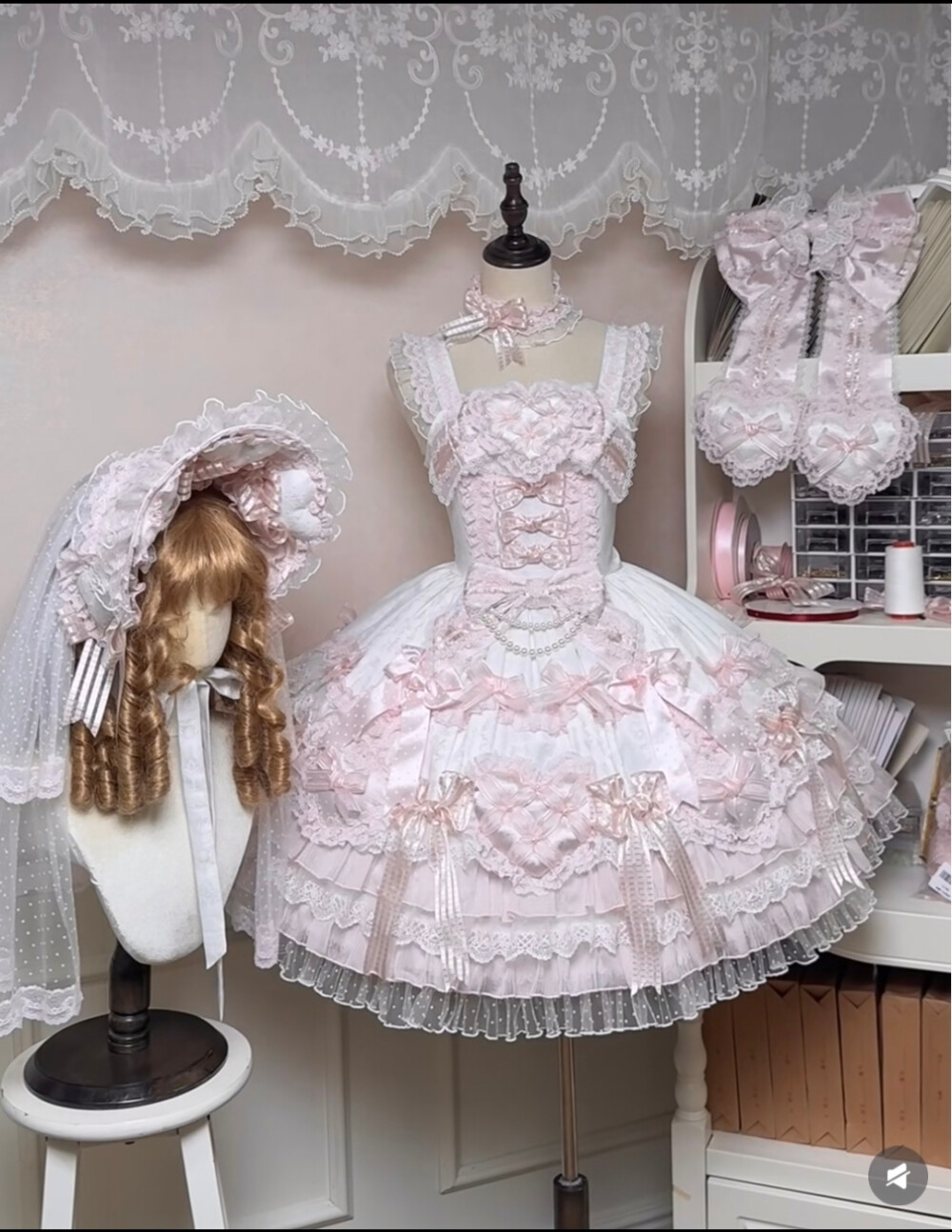 好像可以搭配樱花树下的告白，有点心动这个内搭了，米米嘟
#lo安利 #lo安利娘 #lo裙安利 