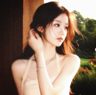 失望和生气是不一样的，生气只不过想被人哄哄，而失望是考虑这段感情存在的意义是表面波澜不惊，然后默默渐行渐远，你以为我在妥协，其实我在告别，没有情绪，就是再见的开始。